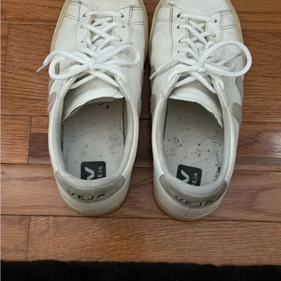 Veja Men's White and Tan Sneakers - Picture 3 of 4